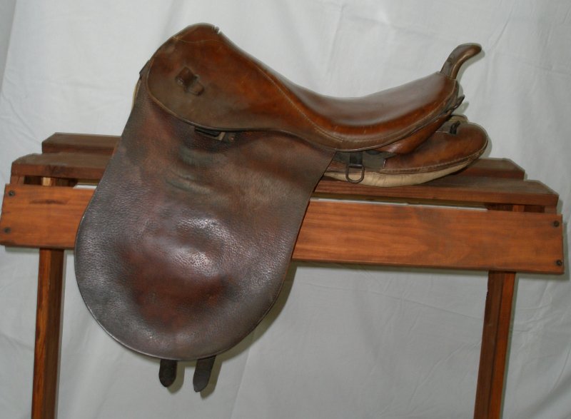 Japanese Saddle, WW2 Era Vet-Bring-Back