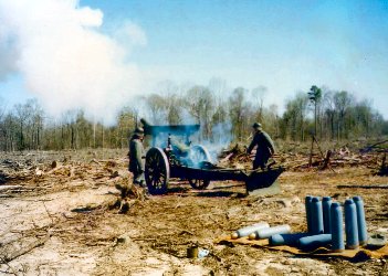 Leon (left) and Ralph (right) Lovett firing the 15cm. lang schwere Feldhaubitze1913/02