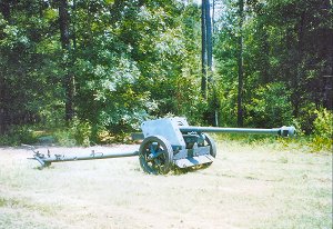 7,5cm Panzer Abwehr Kanon 1940 (PAK 40) right side